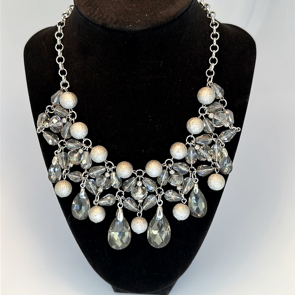 Alfani elegant necklace and stretch bracelet